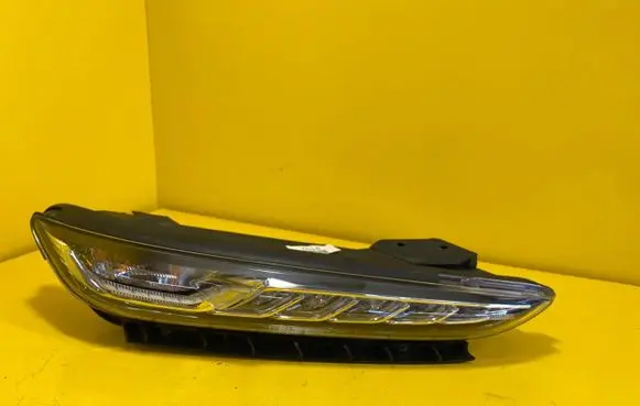 Hyundai Kona I Headlight/headlamp 92207