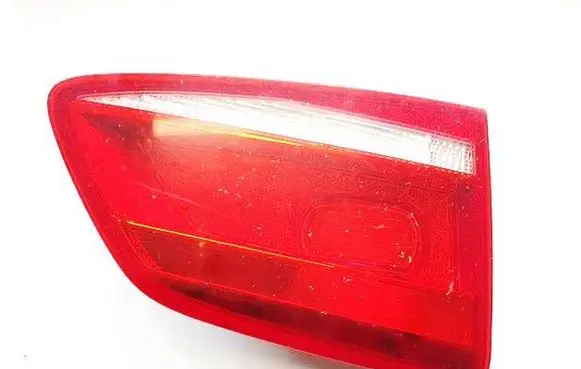 Tailgate rear/tail lights