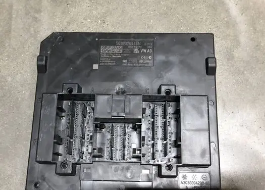 Volkswagen Golf VIII Other control units/modules 5Q0937084EN
