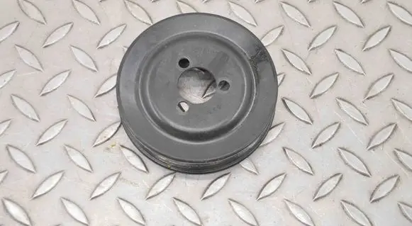 Volkswagen Polo V 6R Water pump pulley 03D121028B