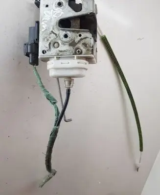 Audi A3 S3 8L Front door lock