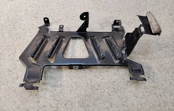 BMW 3 GT F34 Sound amplifier holder/bracket 931377656 9313776