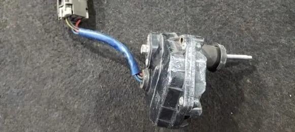 Headlight level adjustment motor