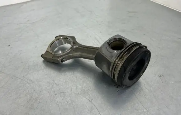 BMW 5 F10 F11 Piston with connecting rod 84L110