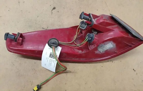 Peugeot 607 Rear/tail lights 25430202