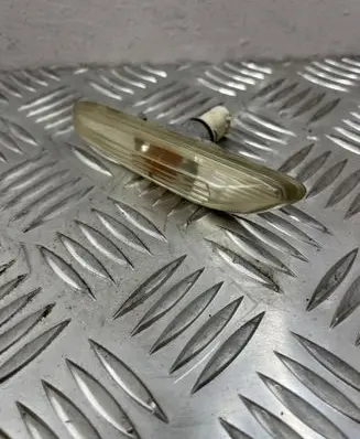 BMW 5 E60 E61 Front fender indicator light 8382104