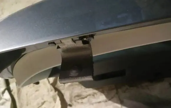 Volkswagen Golf V Tailgate/trunk/boot hinge