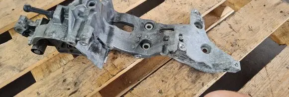 Audi A4 S4 B9 Generator/alternator bracket 04L903143B