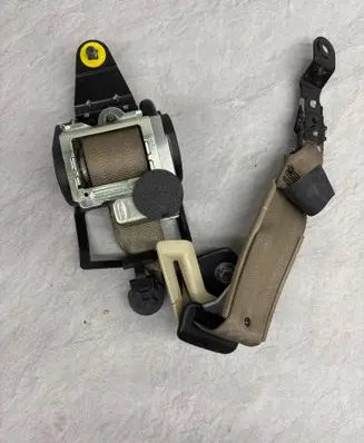 Volvo XC90 Rear seatbelt 607942133 30730627 13052006