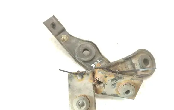 Radiator mount bracket