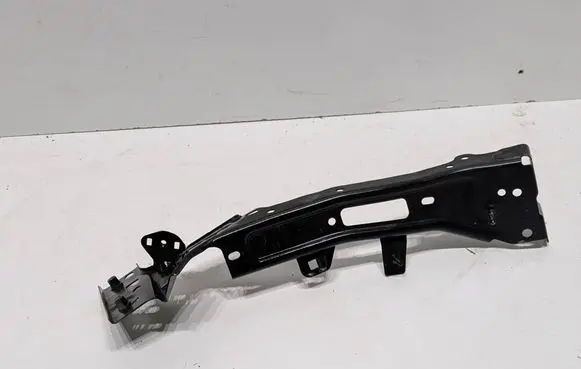 Audi A5 Fender mounting bracket 8W6821132B