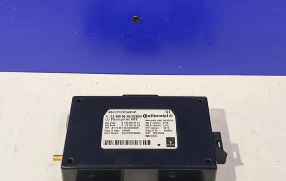 Mercedes-Benz E W212 Head unit multimedia control A1729000608
