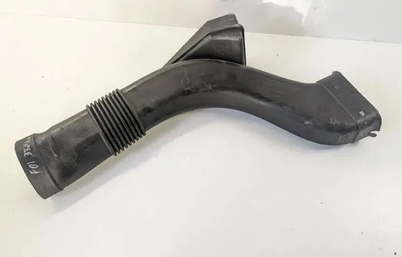 BMW 7 F01 F02 F03 F04 Air intake duct part 7577473 70345382 10991213