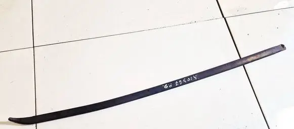 Volvo XC70 Front door glass trim molding 