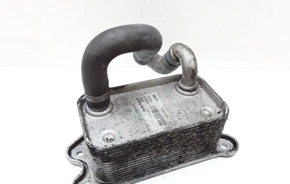 Volvo V70 Engine oil radiator 31201912