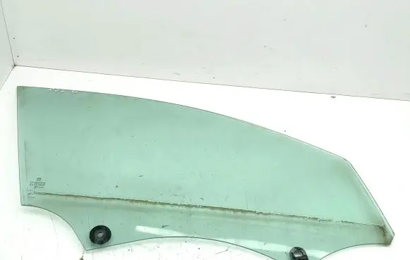Peugeot 308 Front door window glass four-door