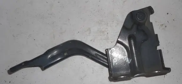 Engine bonnet/hood hinges