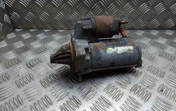 Opel Vivaro Starter motor 8200628430