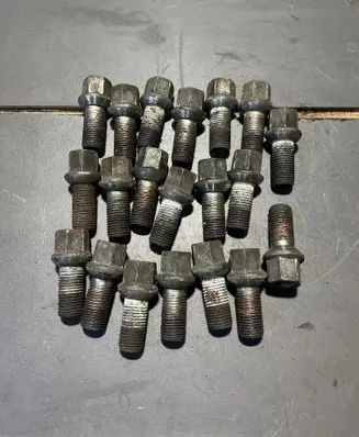 Audi A6 S6 C6 4F Nuts/bolts 