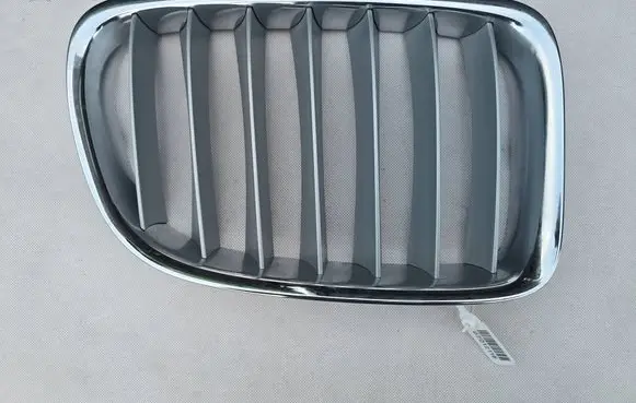 BMW X1 E84 Front bumper upper radiator grill 2993308