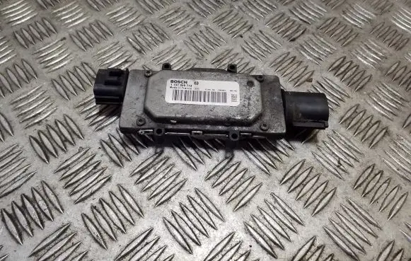 Volvo V40 Coolant fan relay 1137328713