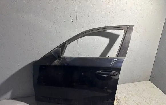 BMW 1 E81 E87 Front door 