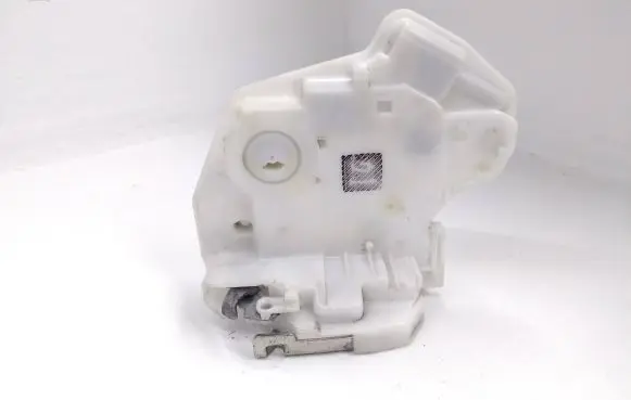 Mitsubishi Outlander Front door lock A047218