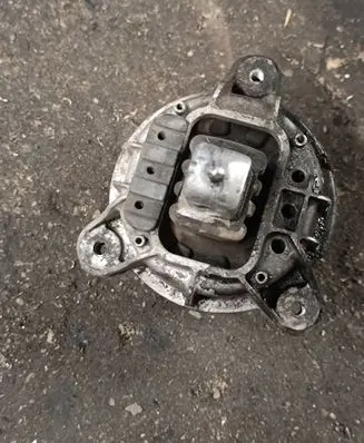 BMW 5 F10 F11 Engine mount bracket 678026401 6780264