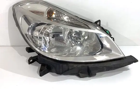 Renault Clio III Headlight/headlamp 8200244897