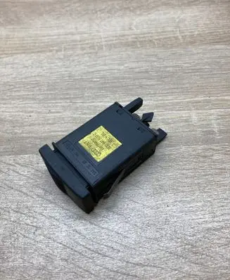 Audi A4 S4 B5 8D Hazard light switch 8D0941509C