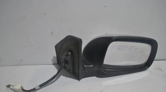 Toyota Avensis T250 Front door electric wing mirror 