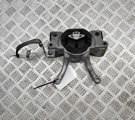 BMW 8 G14 Gearbox mount 6862575