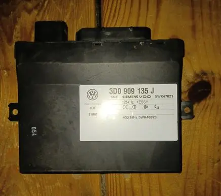 Volkswagen Touareg I Immobilizer control unit/module 3D0909135J