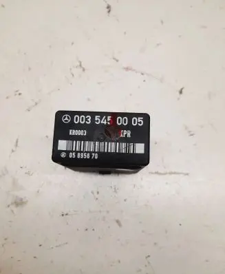 Mercedes-Benz E W124 Other relay 0035450005 KR0003 05895670