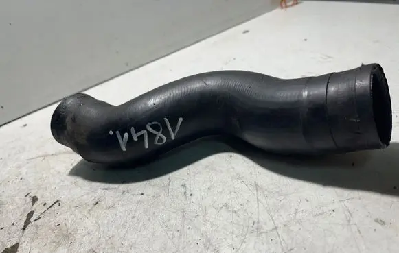 Opel Zafira B Intercooler hose/pipe 55557037 498891241
