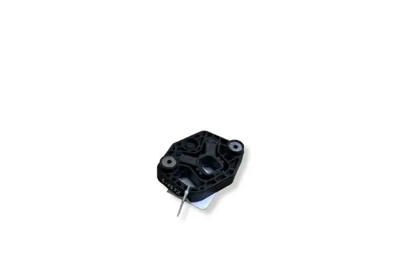 Volvo XC90 Radiator mount bracket 31439575