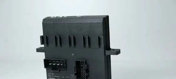 Audi A4 S4 B7 8E 8H Comfort/convenience module 8E0907279N