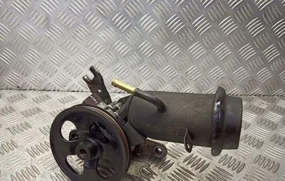 Toyota Yaris Electric power steering pump 