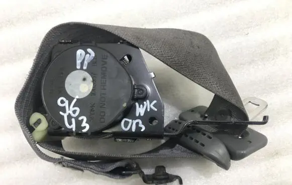 Jeep Grand Cherokee (WK) Front seatbelt