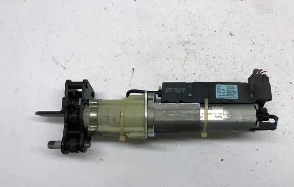 Volkswagen PASSAT B7 Tailgate hydraulic pump motor 3C9827383J