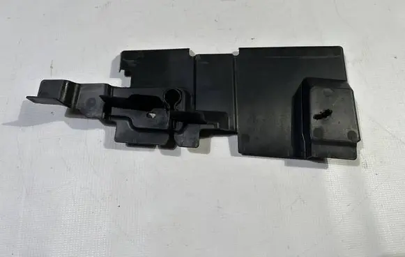 Nissan Titan Intercooler air guide/duct channel 21468EZ3A