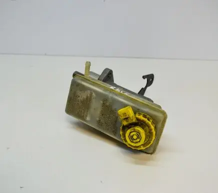 Brake fluid reservoir