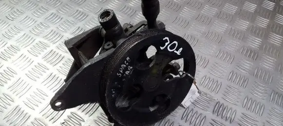 Mitsubishi Space Star Power steering pump