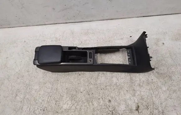 Volvo V50 Center console 30755374 38751m