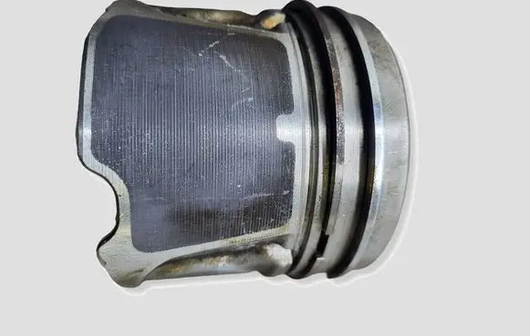 Opel Vivaro Piston M9R