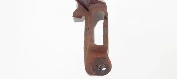 Ford Mondeo Mk III Bracket in trunk/boot 