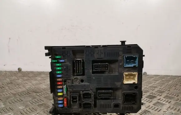 Peugeot 5008 BSM Control unit 966405878002 281192462C
