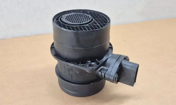 Skoda Superb B5 (3U) Mass air flow meter 0281002461 074906461B