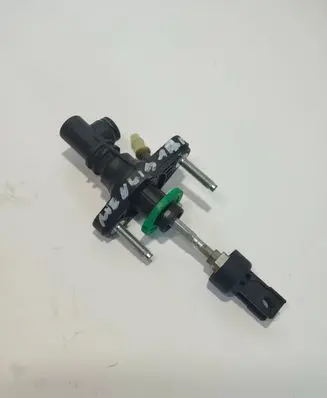 Toyota Avensis T270 Clutch master cylinder 