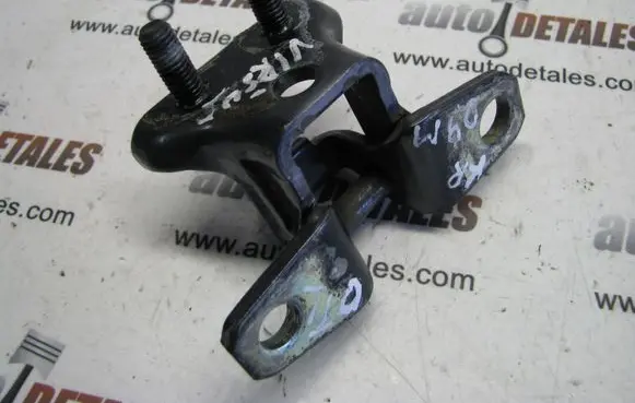 Mitsubishi Outlander Rear door lower hinge